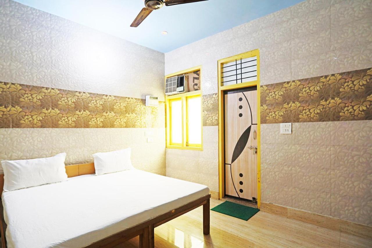 Oyo 44361 Shri Lajjaram Ashram Hotel Vrindāvan Екстериор снимка