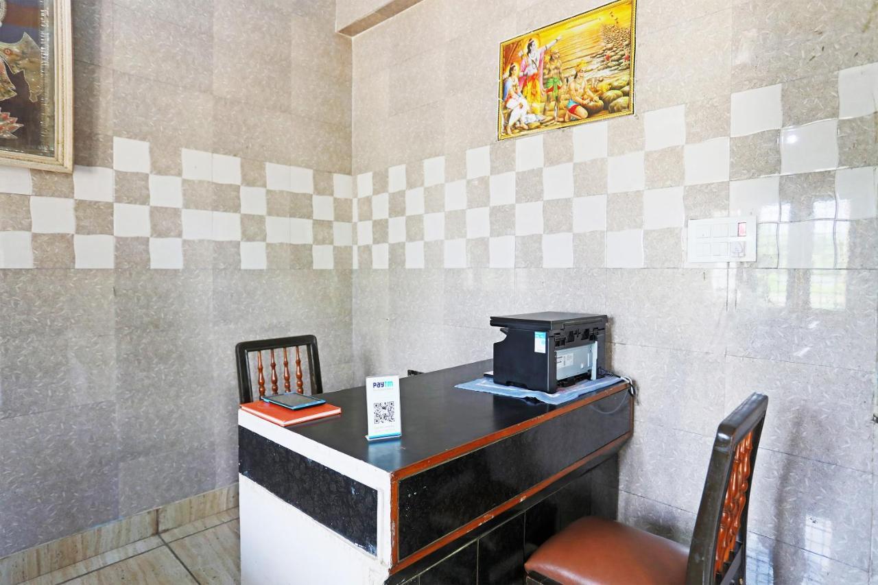 Oyo 44361 Shri Lajjaram Ashram Hotel Vrindāvan Екстериор снимка
