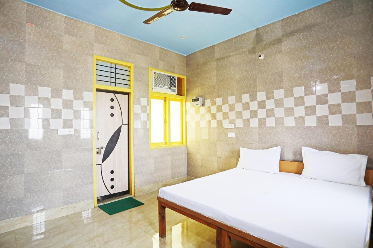 Oyo 44361 Shri Lajjaram Ashram Hotel Vrindāvan Екстериор снимка