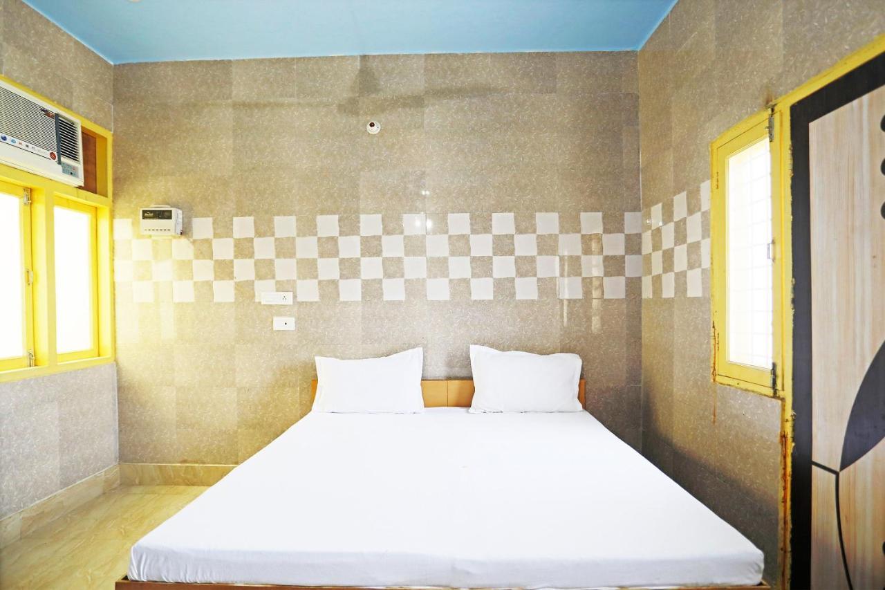 Oyo 44361 Shri Lajjaram Ashram Hotel Vrindāvan Екстериор снимка