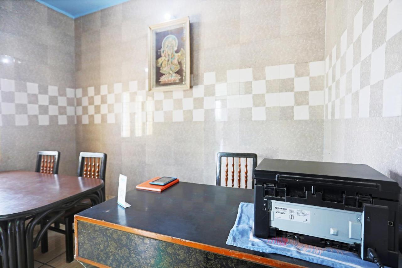 Oyo 44361 Shri Lajjaram Ashram Hotel Vrindāvan Екстериор снимка